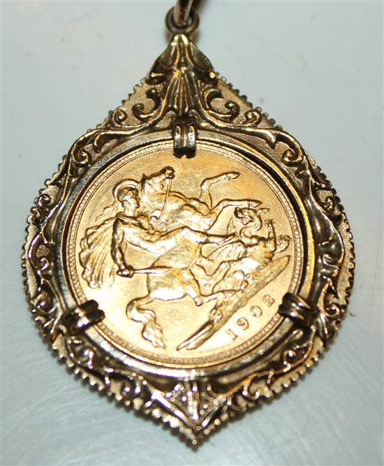 1902 gold sovereign in 9ct gold mount